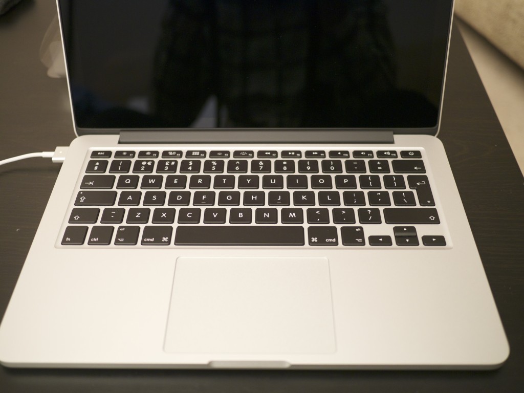 shut down macbook pro with keyboard