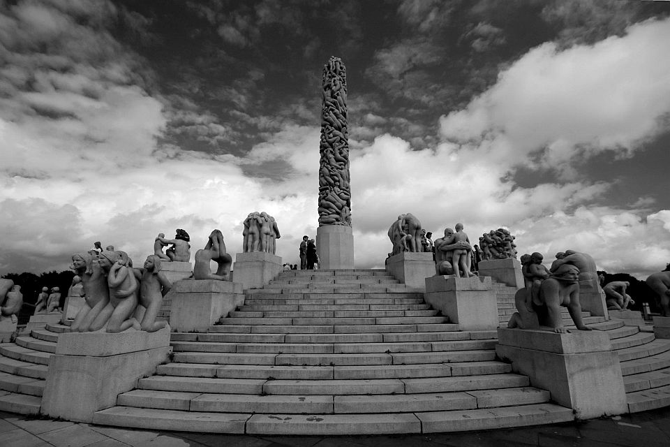 A statue in Oslo. Polariser created a much deeper contrast between the sky and clouds.